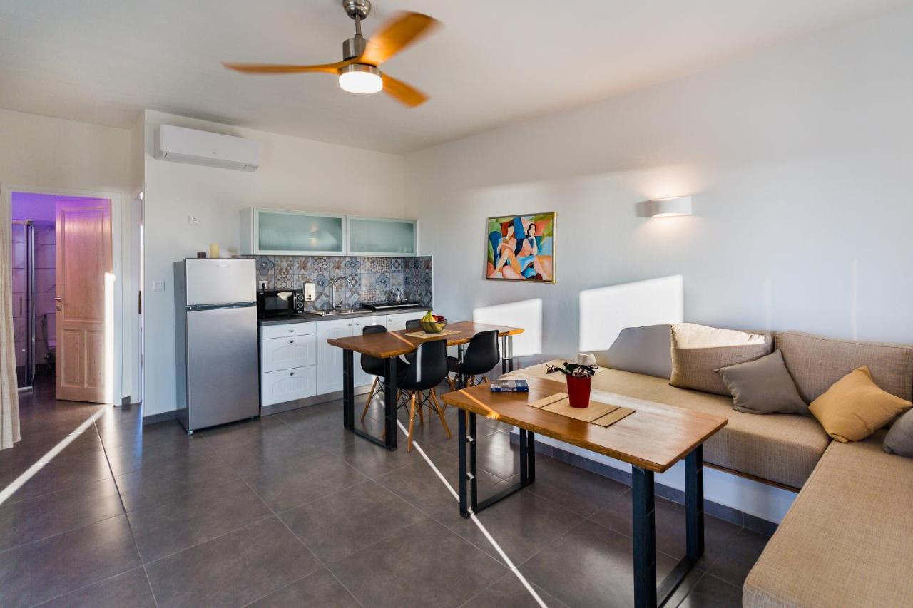 Dolce Vista - Sea View Apartments Páros Dış mekan fotoğraf